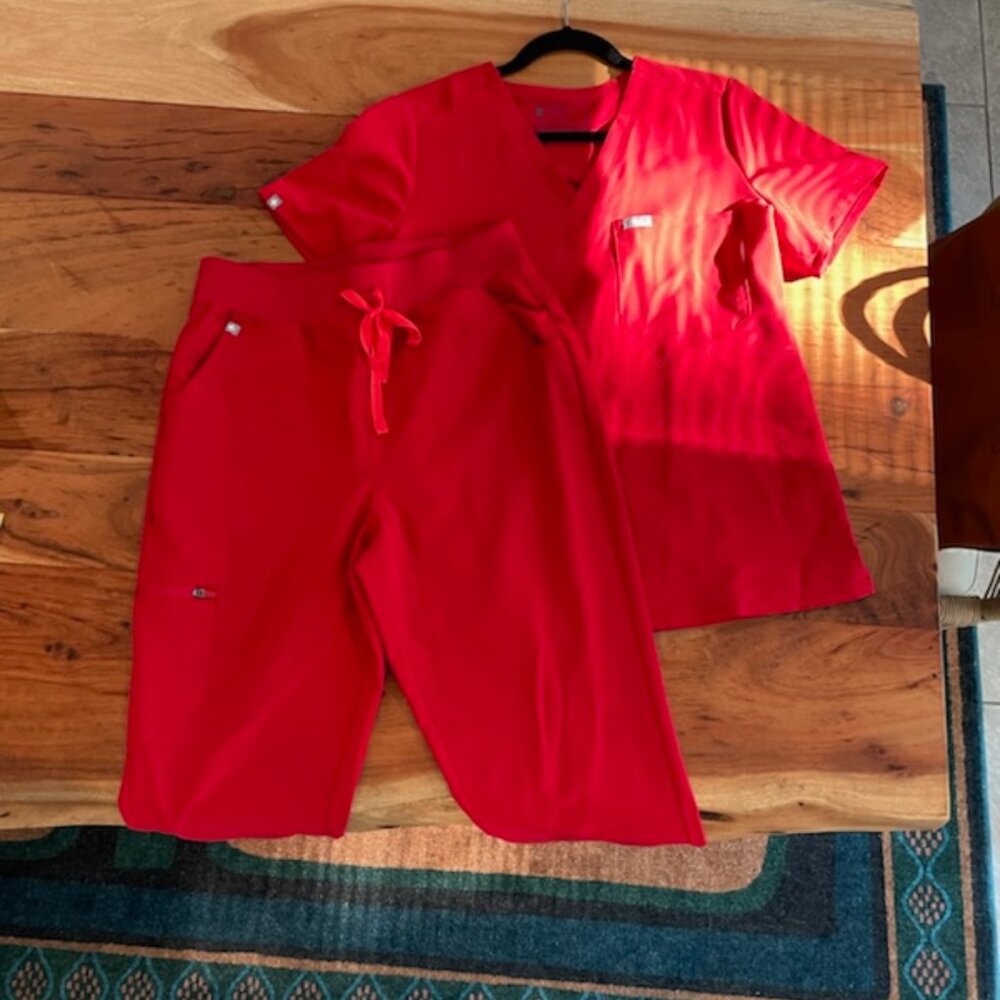 Figs Red Jogger Scrub Set